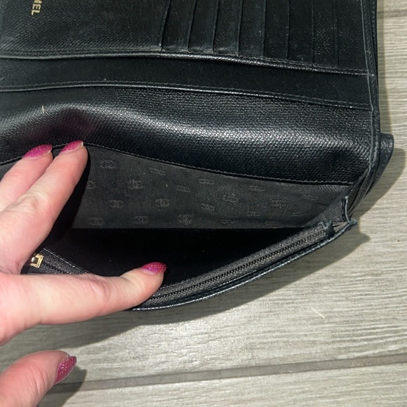 Chanel CC Button Black Leather Bifold Wallet EUC - Picture 10 of 13